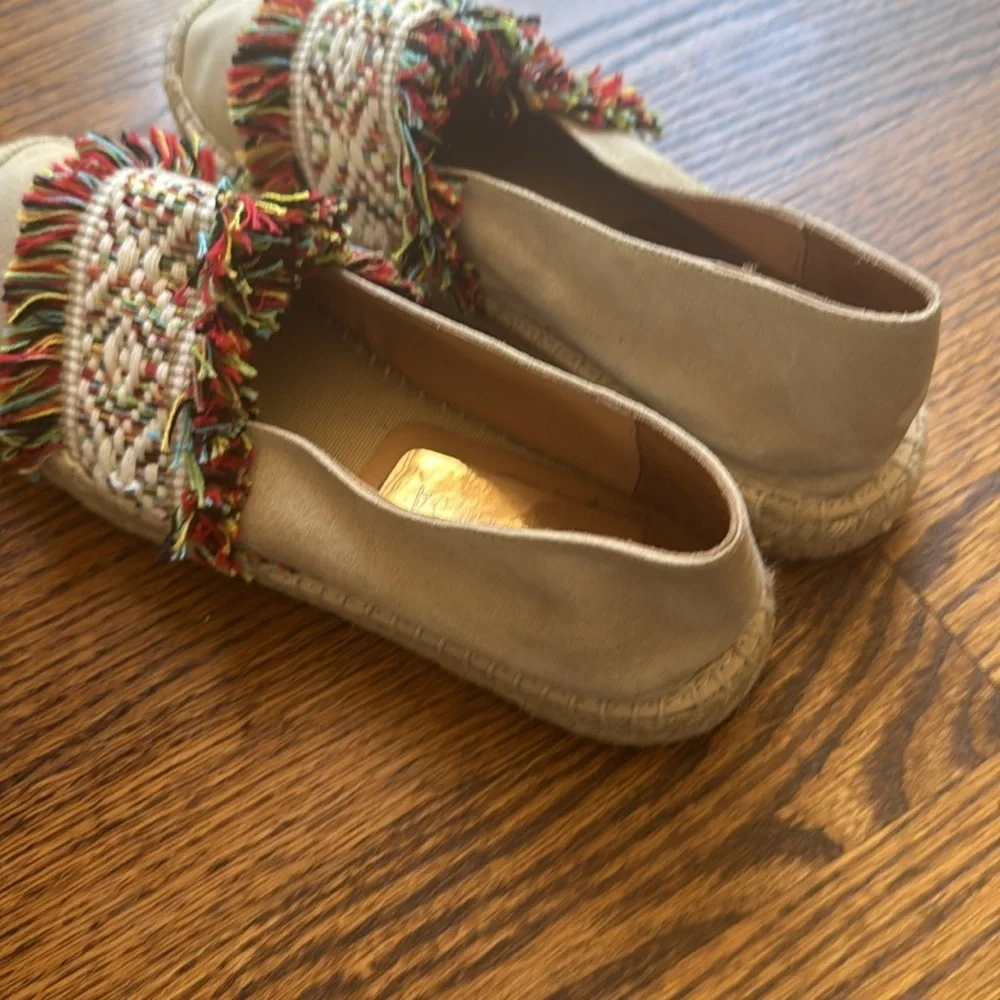 Conchisa multicolor woven/fringed tan suede espadrilles. Size 38 (7.5).